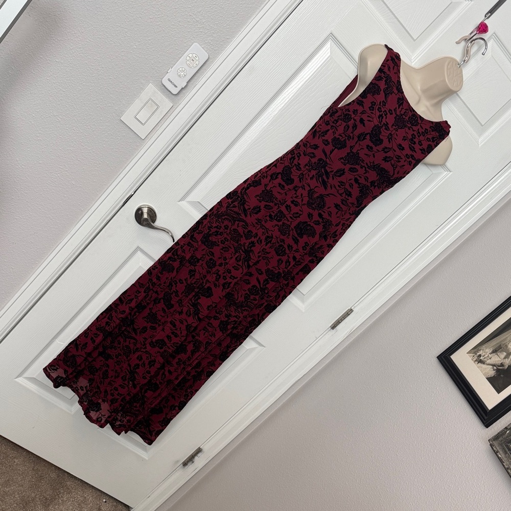 Y2K inspired maxi dress! Burgundy with black velvet burnout pattern! Size S!